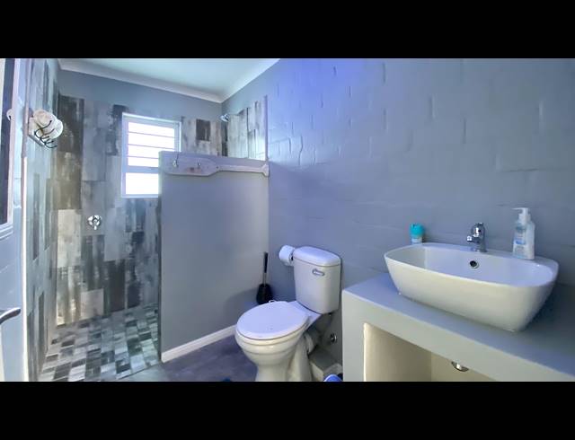 5 BEDROOM HOUSE FOR SALE IN DWARSKERSBOS